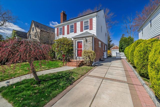 107 Acorn Way, Malverne, NY 11565