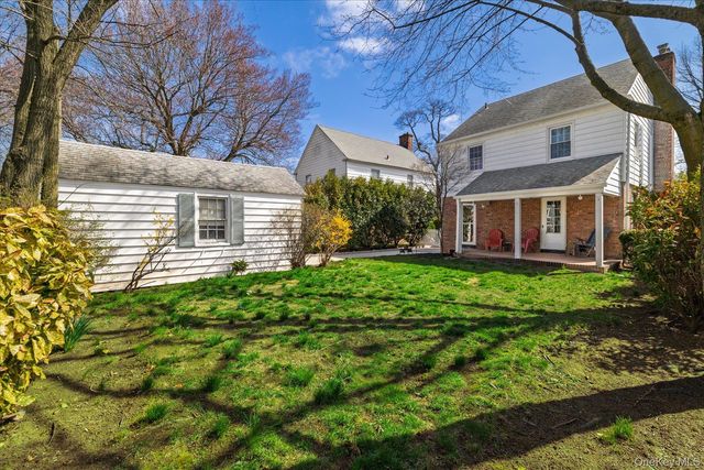 107 Acorn Way, Malverne, NY 11565