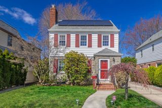107 Acorn Way, Malverne, NY 11565