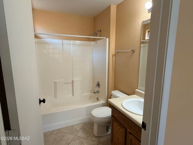 6903 S Creek Run Avenue, Tucson, AZ 85756