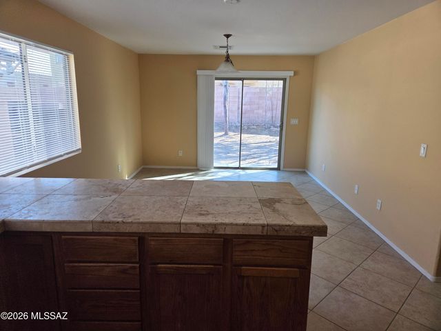 6903 S Creek Run Avenue, Tucson, AZ 85756