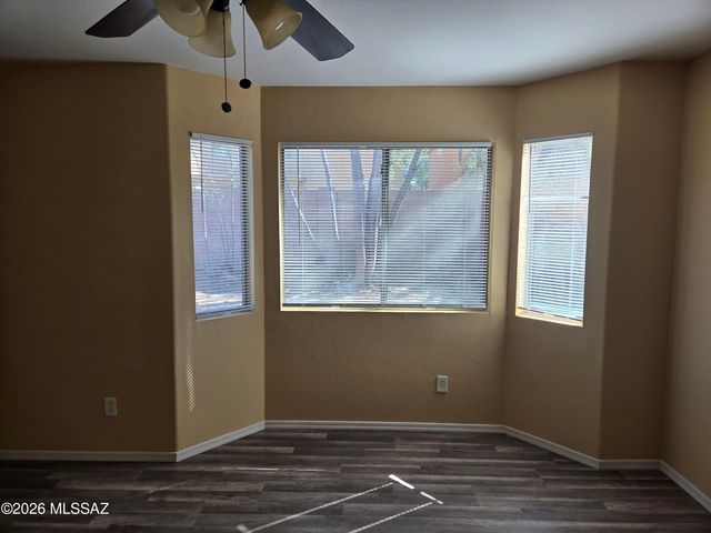 6903 S Creek Run Avenue, Tucson, AZ 85756