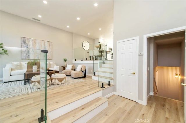 7 sunup, Irvine, CA 92603