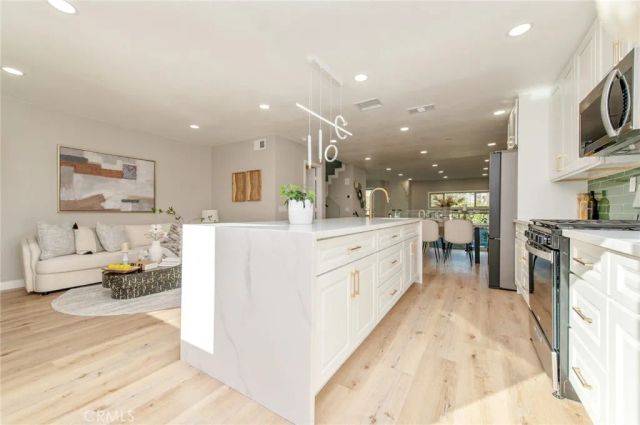 7 sunup, Irvine, CA 92603