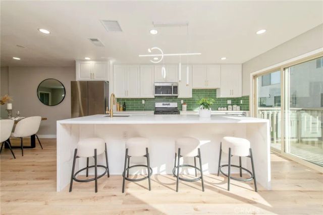 7 sunup, Irvine, CA 92603