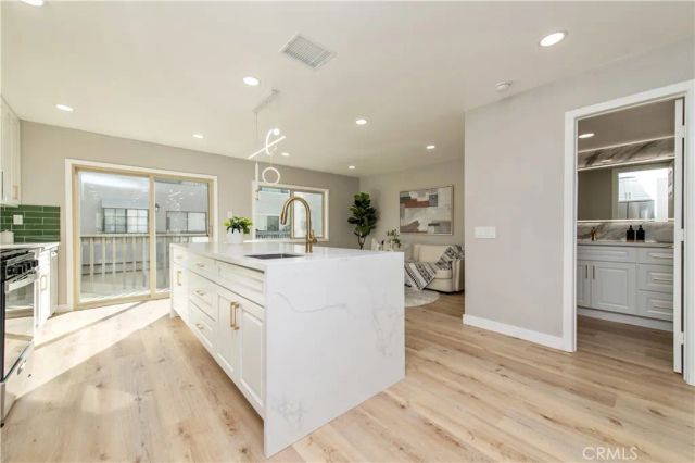 7 sunup, Irvine, CA 92603