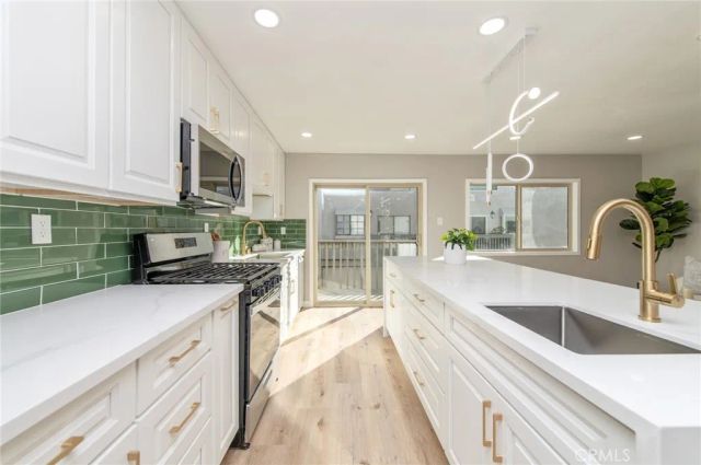 7 sunup, Irvine, CA 92603