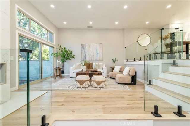 7 sunup, Irvine, CA 92603