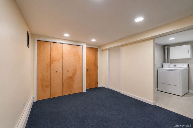 26209 E Williston Avenue, Floral Park, NY 11001