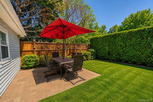 26209 E Williston Avenue, Floral Park, NY 11001