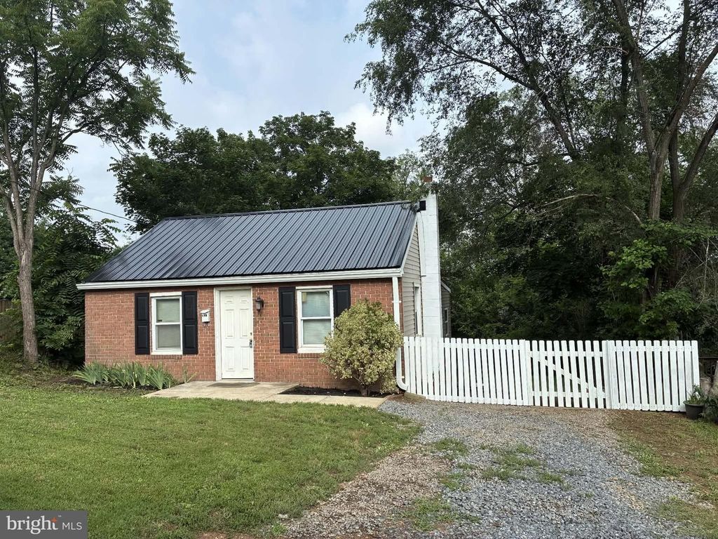 117 WALNUT ST, Martinsburg, WV 25401