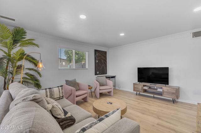 6943 E Granada Road, Scottsdale, AZ 85257