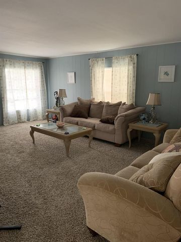 125 E Caribbean, Port St. Lucie, FL 34952