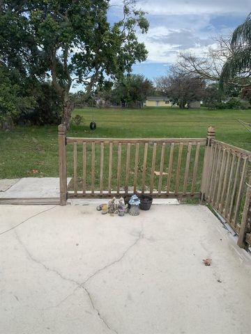 125 E Caribbean, Port St. Lucie, FL 34952