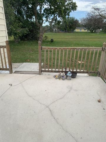 125 E Caribbean, Port St. Lucie, FL 34952