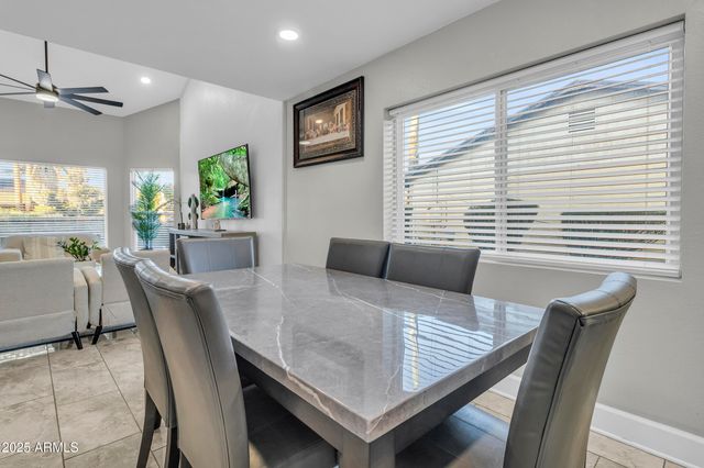 909 W OBISPO Avenue, Mesa, AZ 85210