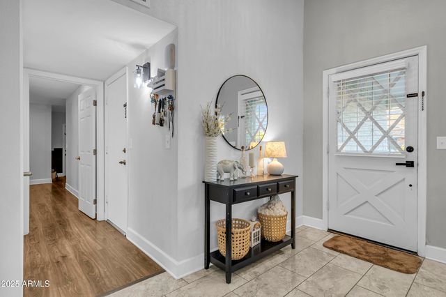 909 W OBISPO Avenue, Mesa, AZ 85210