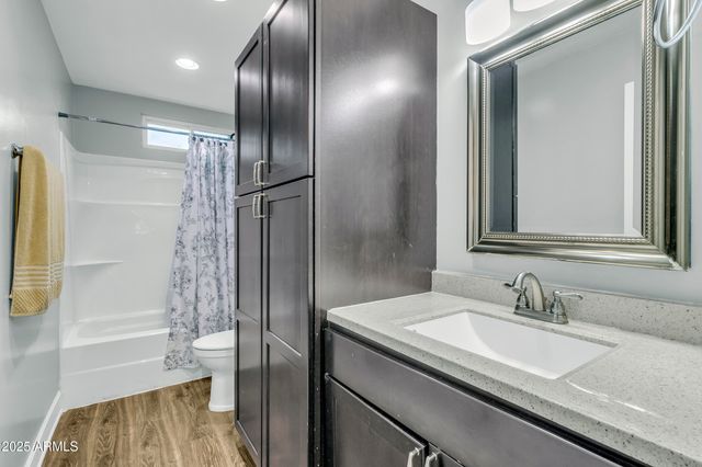 909 W OBISPO Avenue, Mesa, AZ 85210