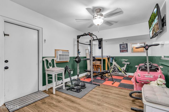 909 W OBISPO Avenue, Mesa, AZ 85210