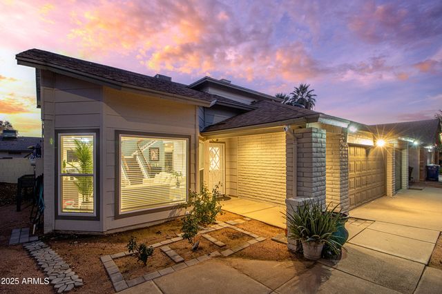 909 W OBISPO Avenue, Mesa, AZ 85210