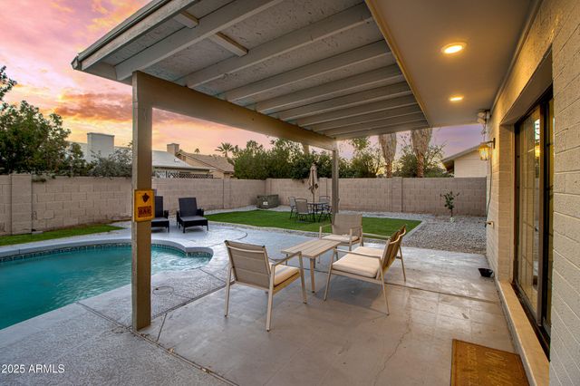 909 W OBISPO Avenue, Mesa, AZ 85210