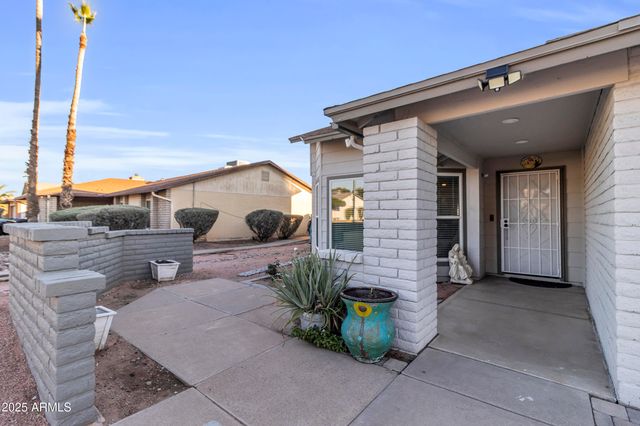 909 W OBISPO Avenue, Mesa, AZ 85210