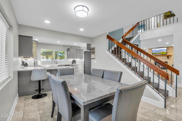 909 W OBISPO Avenue, Mesa, AZ 85210