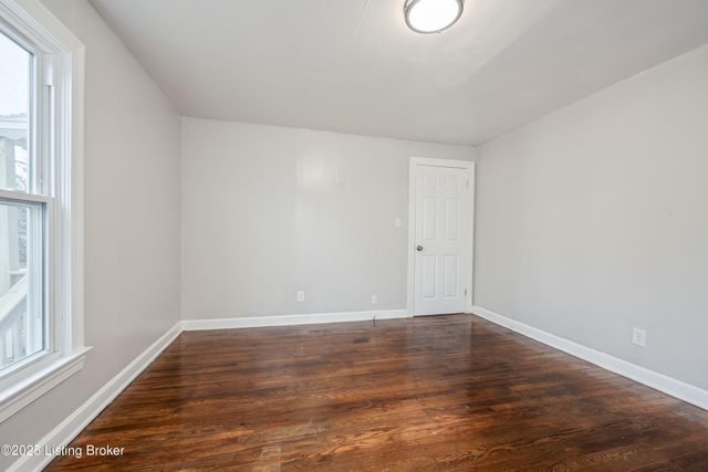 4214 Hazelwood Ave, Louisville, KY 40215