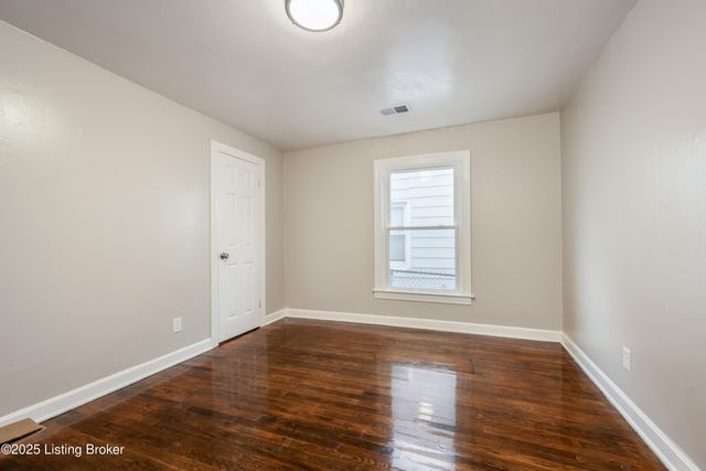 4214 Hazelwood Ave, Louisville, KY 40215