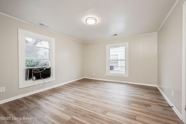 4214 Hazelwood Ave, Louisville, KY 40215