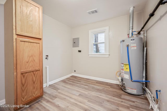 4214 Hazelwood Ave, Louisville, KY 40215