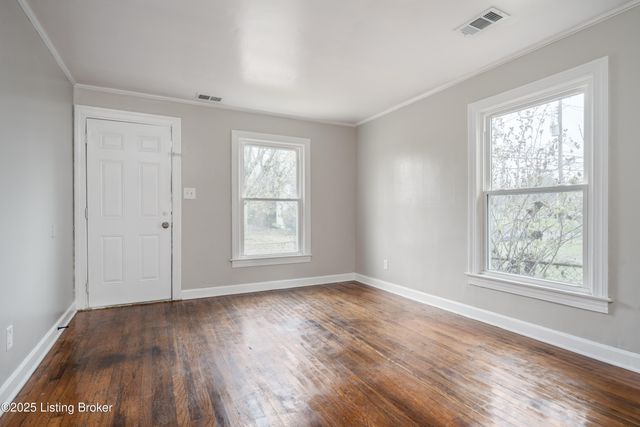 4214 Hazelwood Ave, Louisville, KY 40215