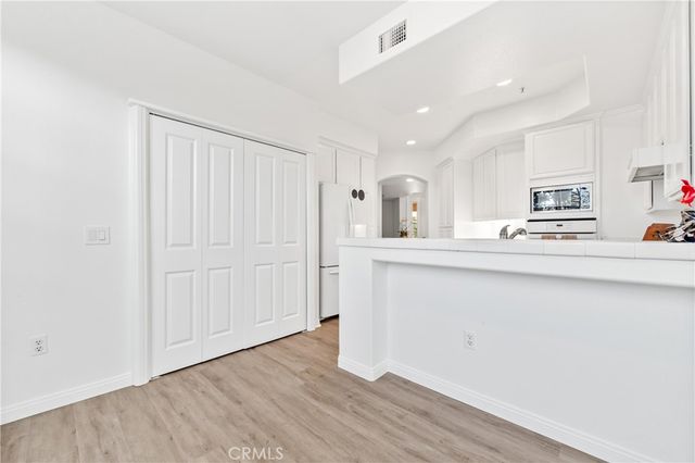 5142 Warner 112, Huntington Beach, CA 92649