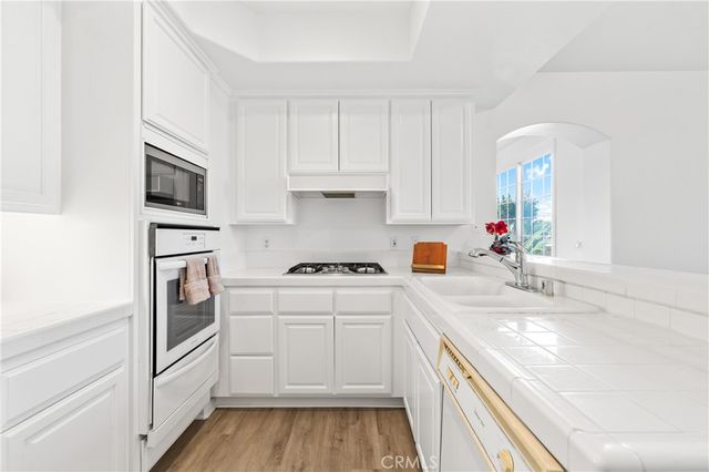 5142 Warner 112, Huntington Beach, CA 92649