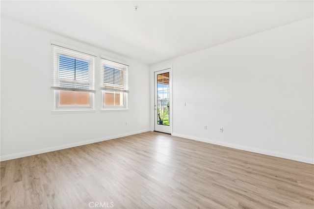 5142 Warner 112, Huntington Beach, CA 92649