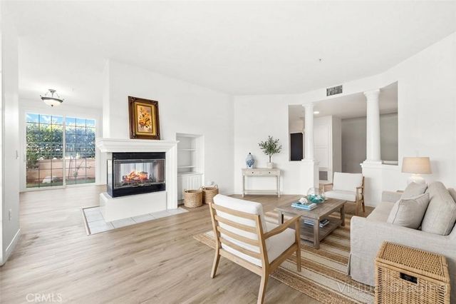 5142 Warner 112, Huntington Beach, CA 92649