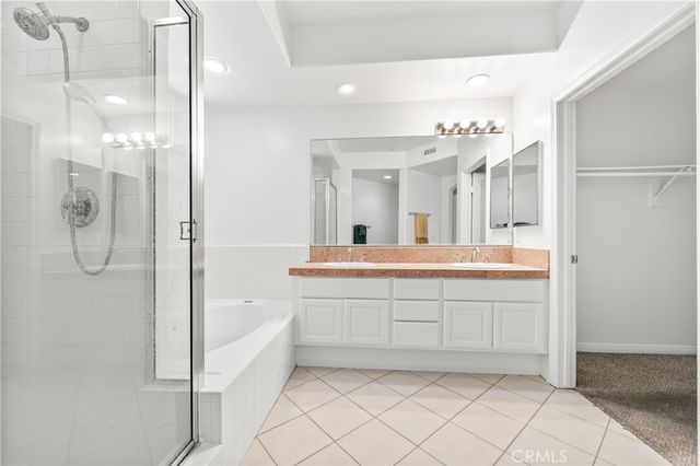 5142 Warner 112, Huntington Beach, CA 92649