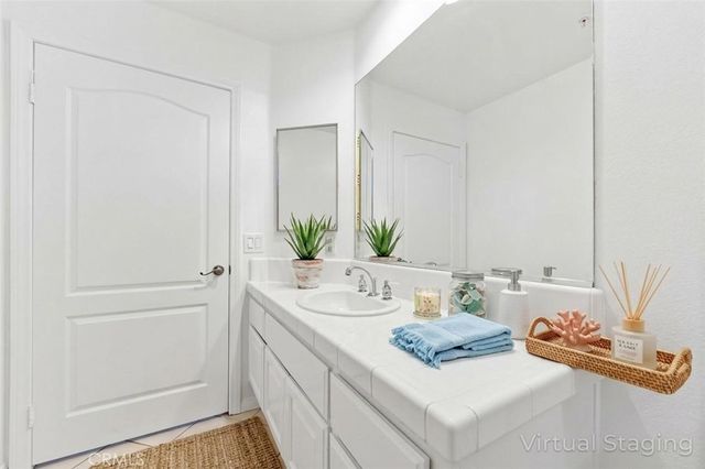 5142 Warner 112, Huntington Beach, CA 92649