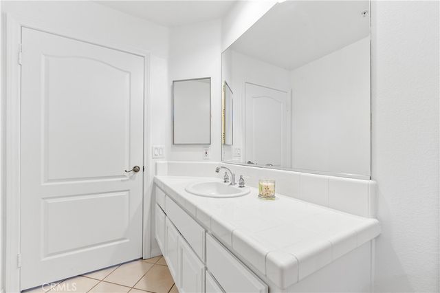 5142 Warner 112, Huntington Beach, CA 92649