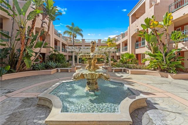 5142 Warner 112, Huntington Beach, CA 92649