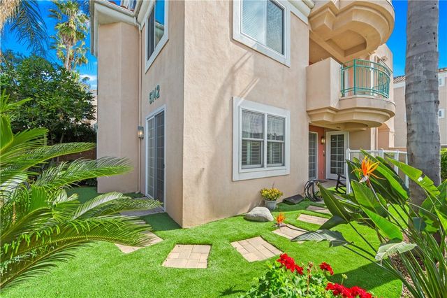 5142 Warner 112, Huntington Beach, CA 92649