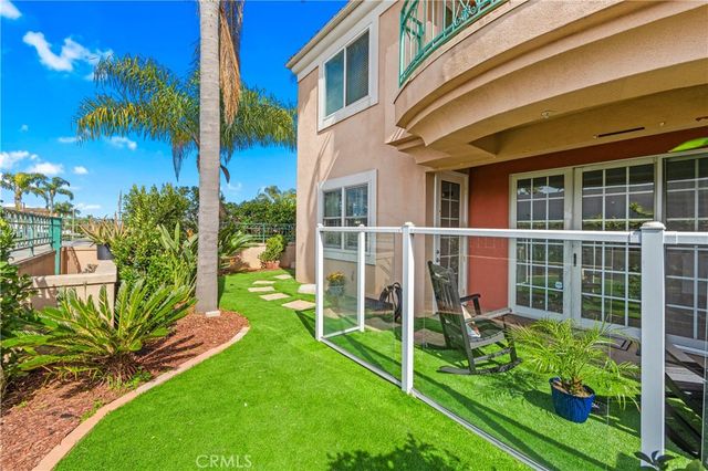 5142 Warner 112, Huntington Beach, CA 92649