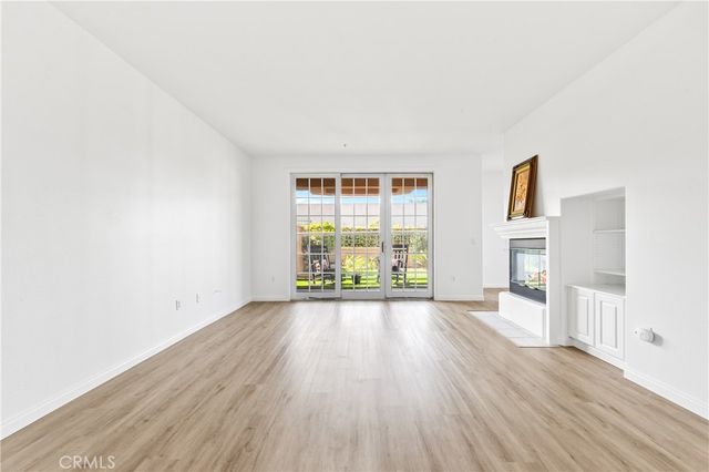 5142 Warner 112, Huntington Beach, CA 92649