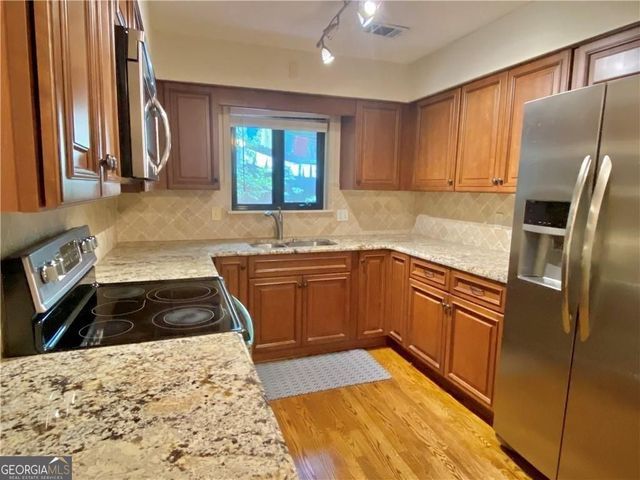 1148 Riverbend Club Drive SE, Atlanta, GA 30339