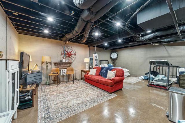 706 OAK VALLEY ROAD, Springville, AL 35146