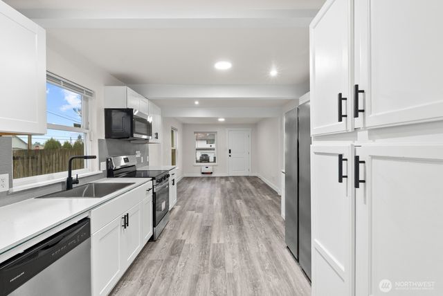 808 E 59th Street, Tacoma, WA 98404