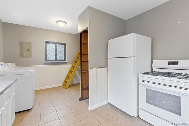 27861 Bohnhoff Street, Roseville, MI 48066