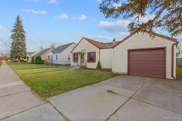 27861 Bohnhoff Street, Roseville, MI 48066