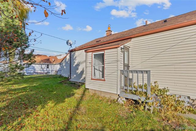 27861 Bohnhoff Street, Roseville, MI 48066