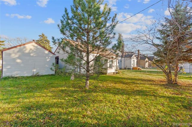 27861 Bohnhoff Street, Roseville, MI 48066